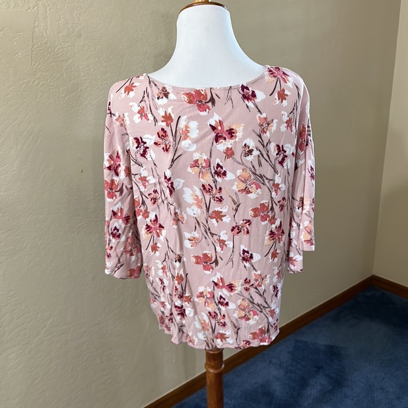 LUQ Pink floral blouse with ties - Picture 4 of 7